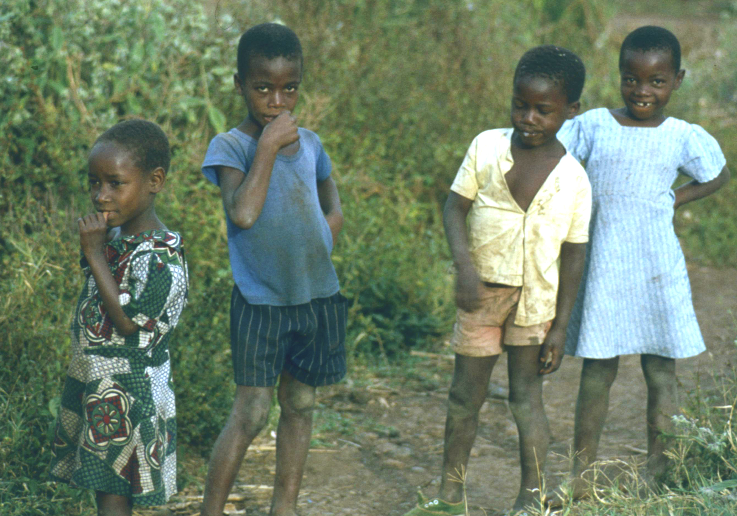 Børn ved Kilimanjaro